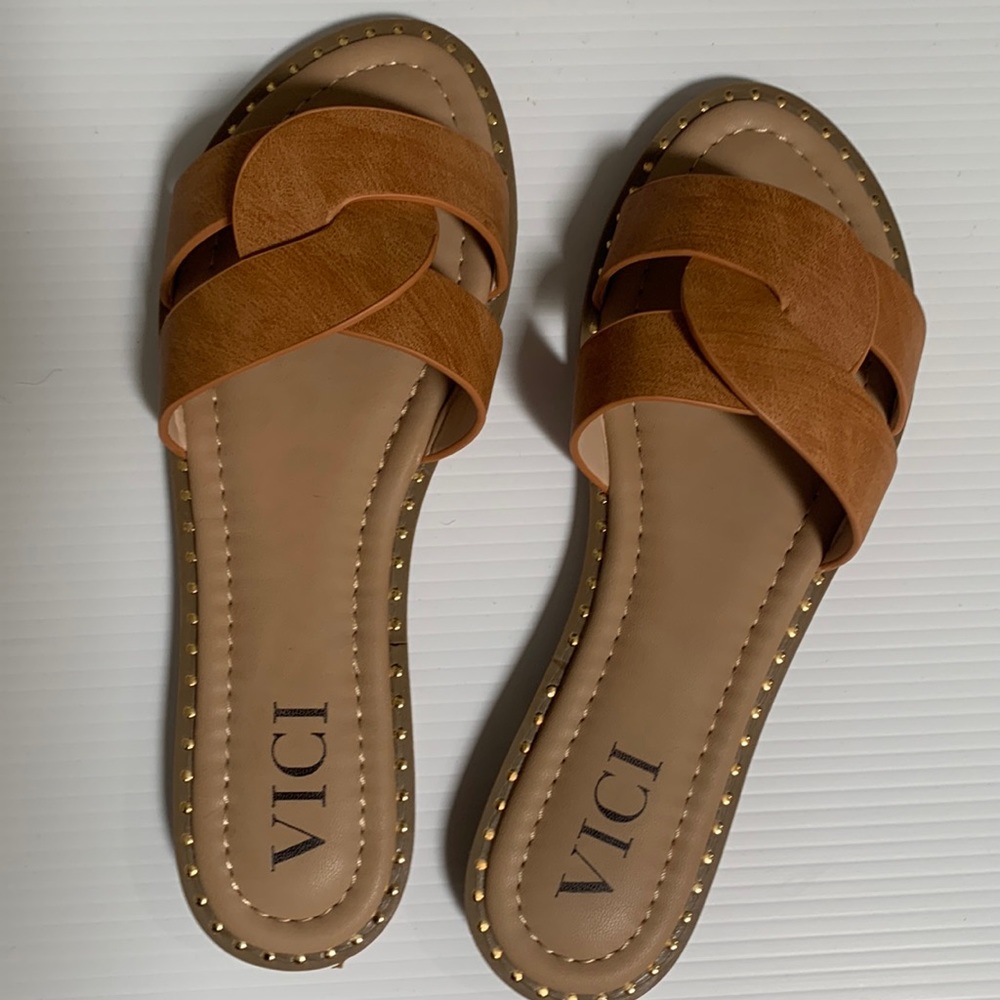 Brianne twisted faux leather sandal - tan like new